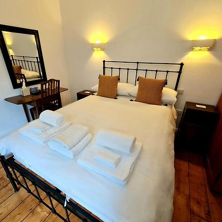 Newberry Wood Guesthouse Илфракомб Екстериор снимка