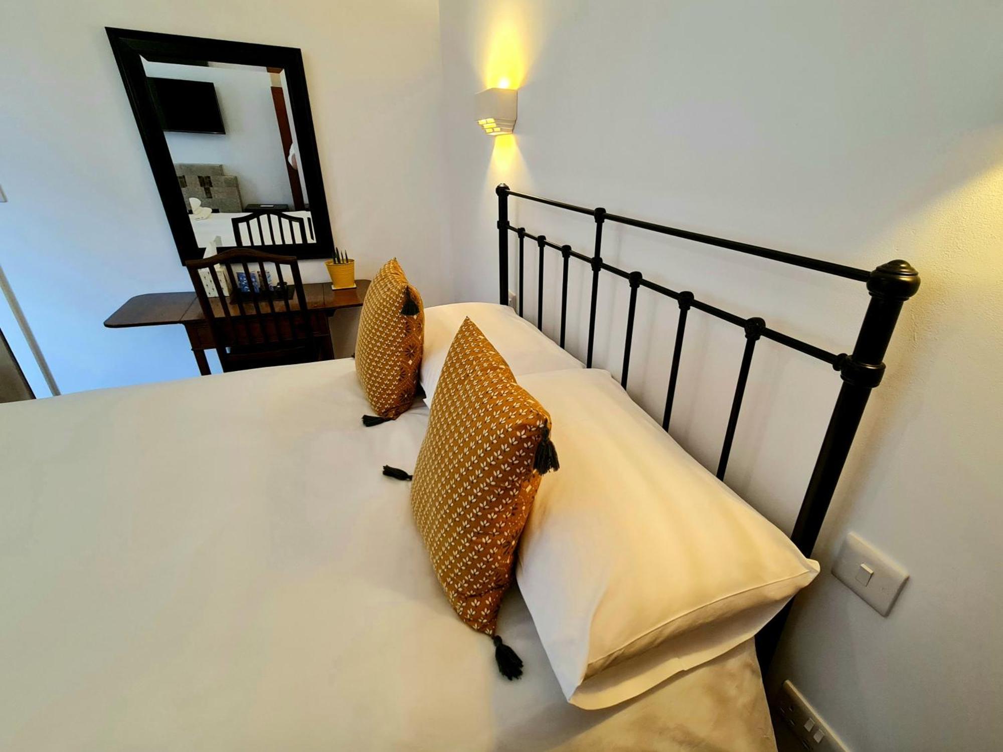 Newberry Wood Guesthouse Илфракомб Екстериор снимка