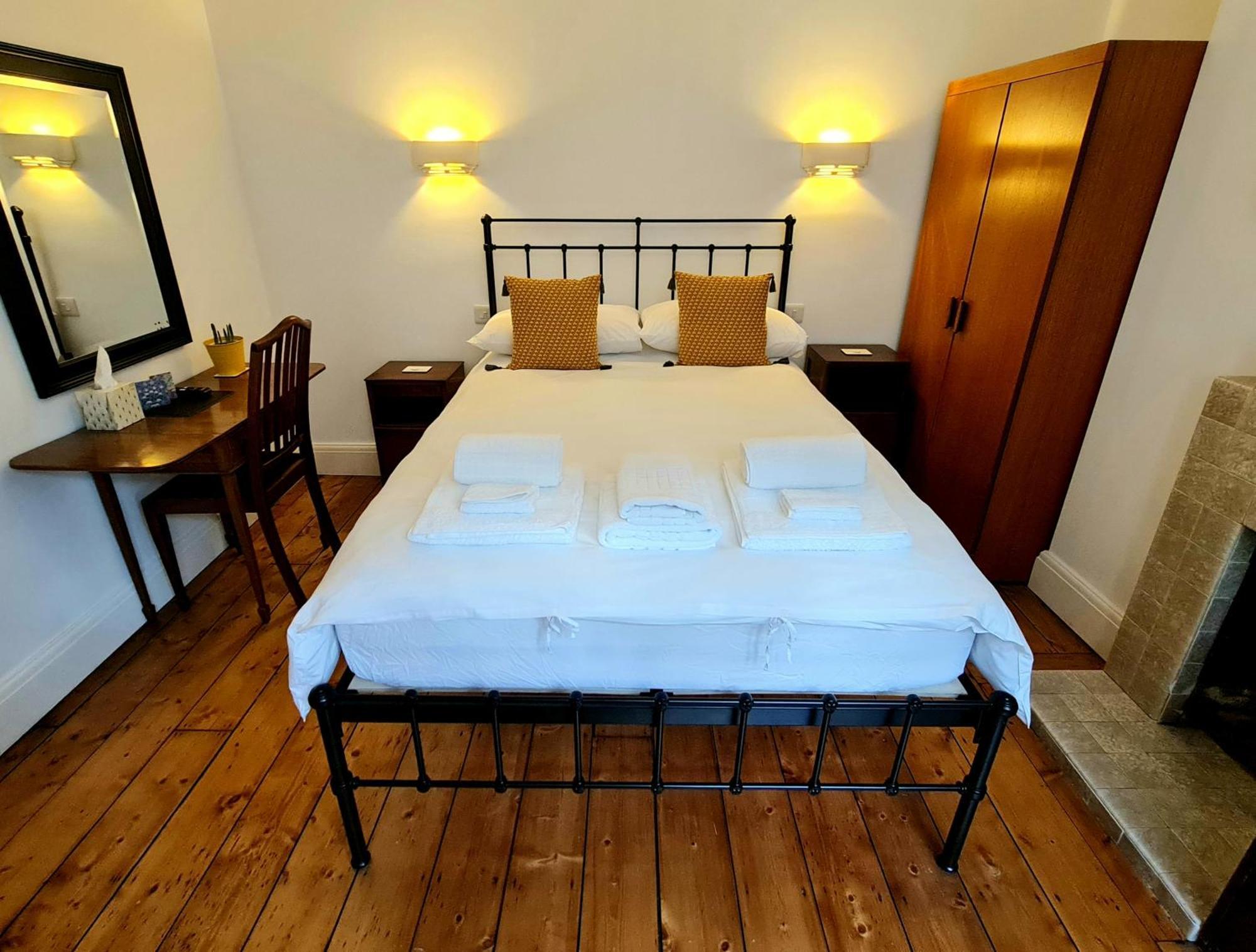 Newberry Wood Guesthouse Илфракомб Екстериор снимка