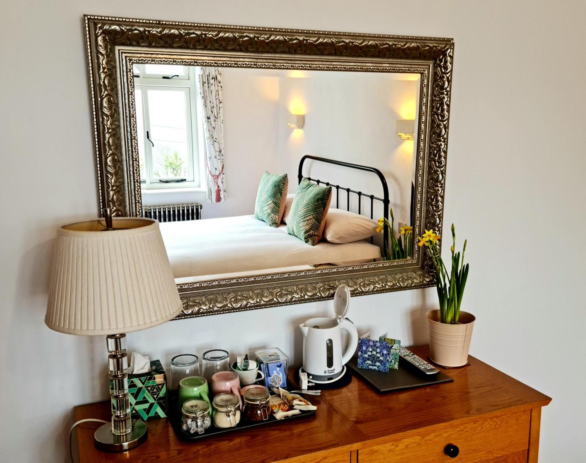 Newberry Wood Guesthouse Илфракомб Екстериор снимка