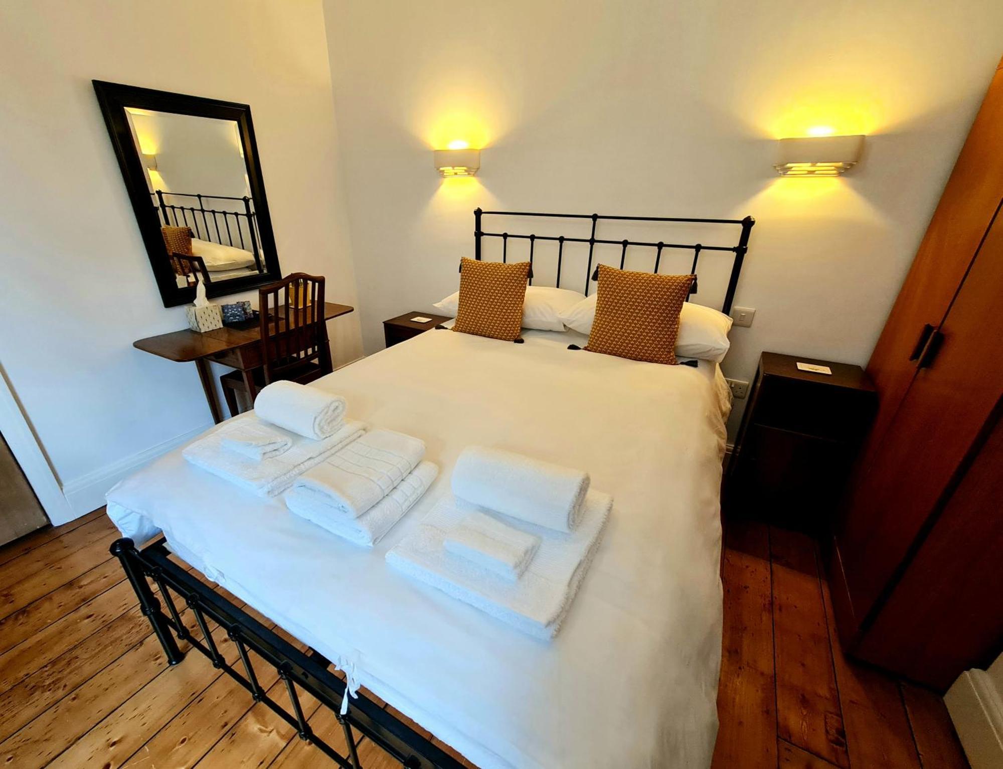 Newberry Wood Guesthouse Илфракомб Екстериор снимка